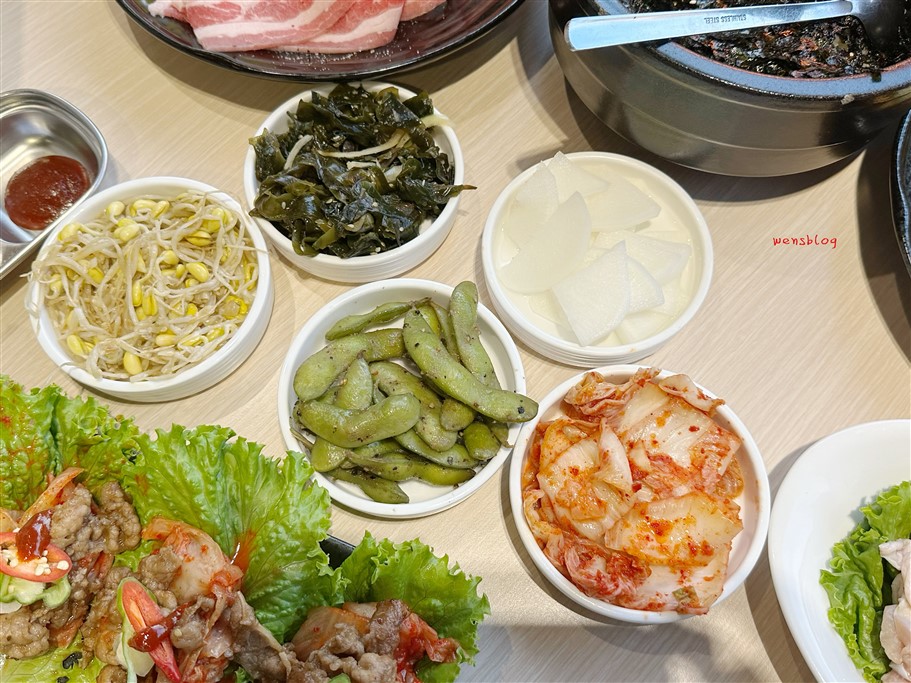 桃園。燒桶子韓食料理烤肉桃園統領店，主打韓式烤肉及豐富多樣的經典料理 @雯雯的玩樂地圖