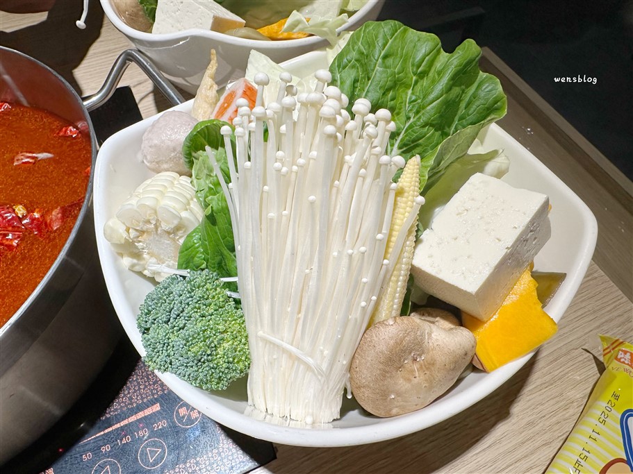 桃園。蟳鮮屋桃園藝文店和牛·海鮮·健康鍋物，藝文特區巷弄內高質感火鍋 @雯雯的玩樂地圖