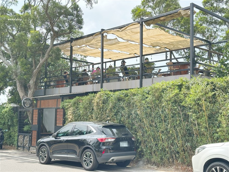 新北八里。嵐天咖啡館，擁有遠眺台北港的絕佳視野，山海景色一次滿足 @雯雯的玩樂地圖