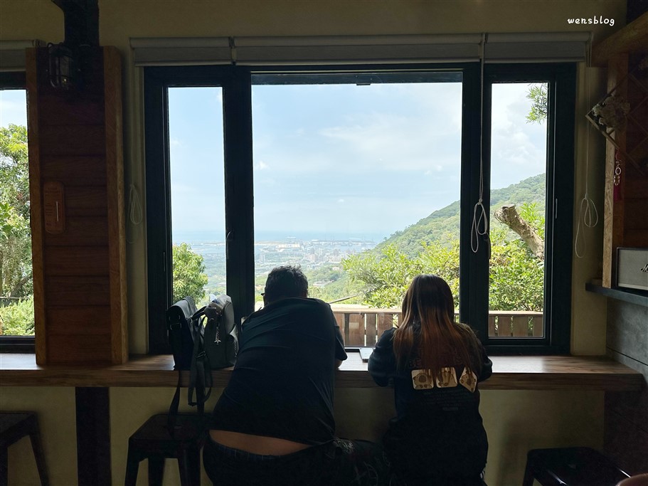 新北八里。嵐天咖啡館，擁有遠眺台北港的絕佳視野，山海景色一次滿足 @雯雯的玩樂地圖