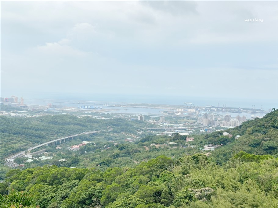 新北八里。嵐天咖啡館，擁有遠眺台北港的絕佳視野，山海景色一次滿足 @雯雯的玩樂地圖