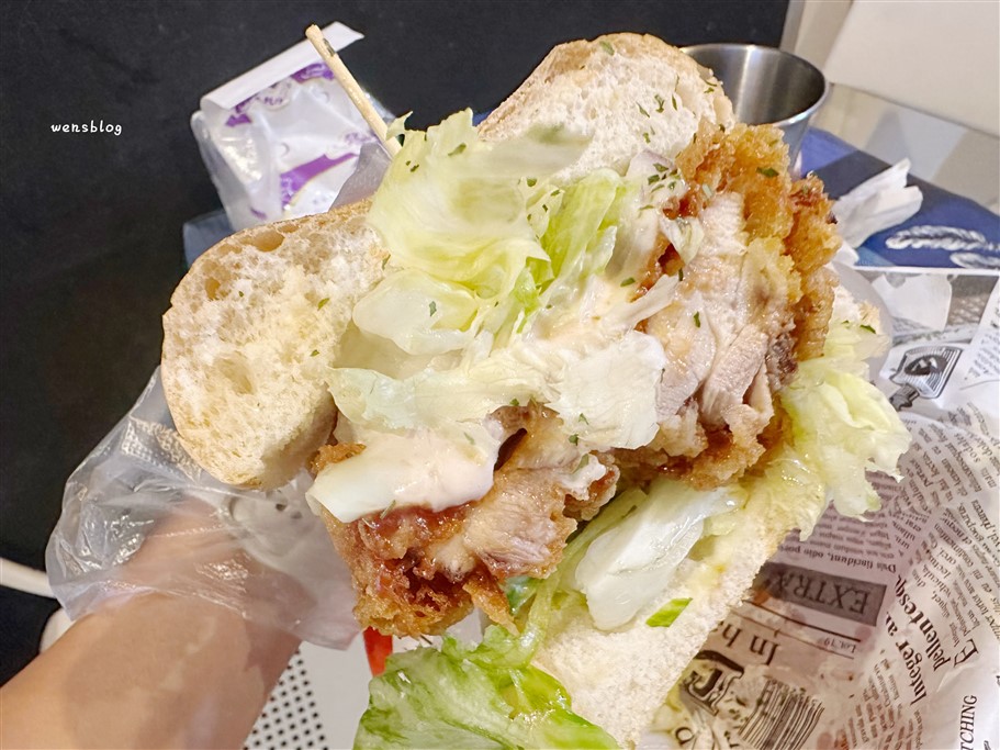 桃園中壢。八八漢堡，深受學子們喜愛，提供大份量、口味多樣化的漢堡 @雯雯的玩樂地圖
