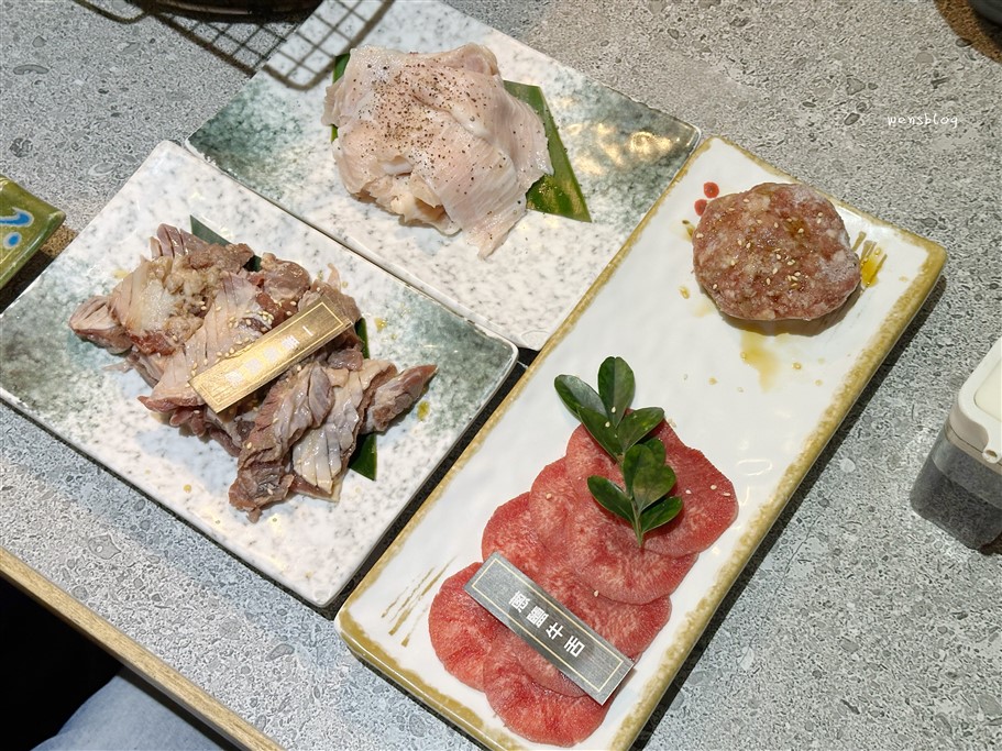 桃園。鬥佐燒肉桃園店，主打單點等級精修的肉品，成人每人1180元起即可享燒肉吃到飽 @雯雯的玩樂地圖