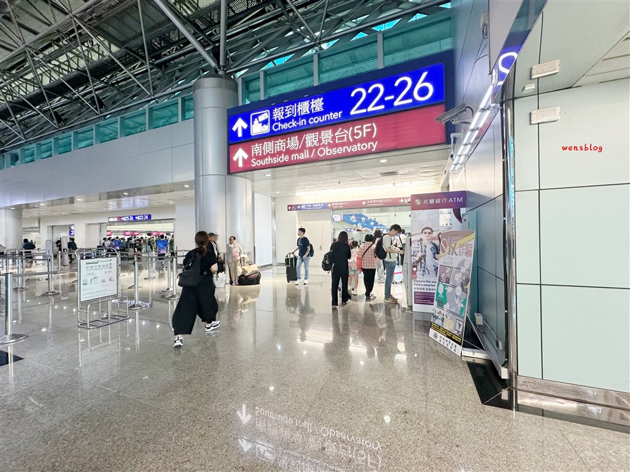 桃園大園。桃園機場第二航廈景觀台,距離最近、能夠看到最多飛機起飛、降落的地方 @雯雯的玩樂地圖 桃園大園。桃園機場第二航廈景觀台,距離最近、能夠看到最多飛機起飛、降落的地方 @雯雯的玩樂地圖