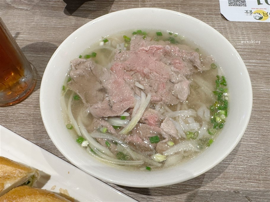 桃園中壢。滿月食堂，鄰近SOGO百貨，近期新開幕，主要販售越式料理 @雯雯的玩樂地圖