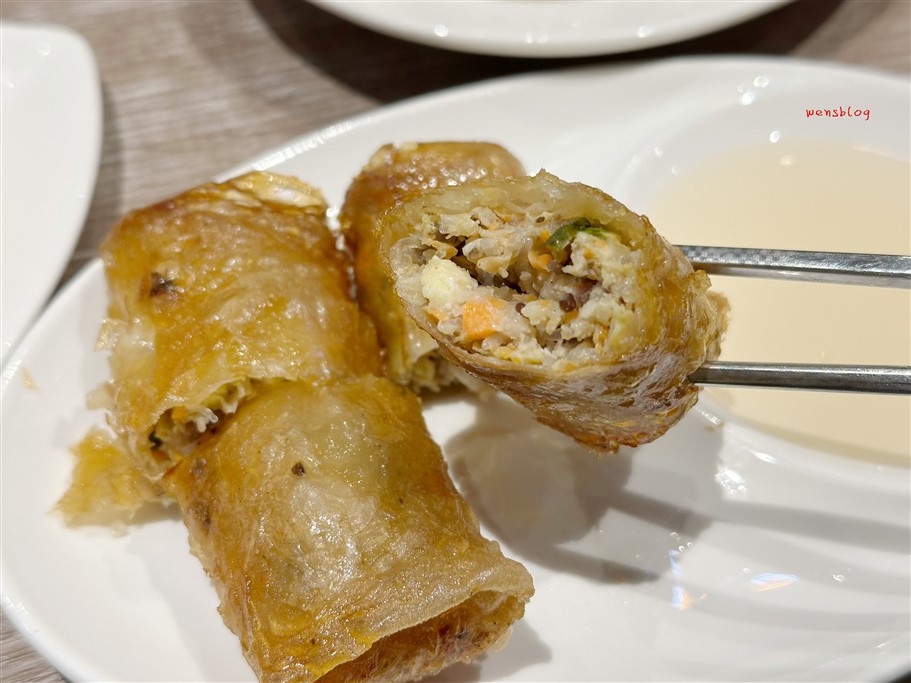 桃園中壢。滿月食堂，鄰近SOGO百貨，近期新開幕，主要販售越式料理 @雯雯的玩樂地圖