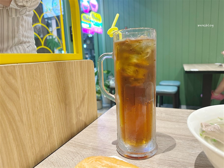 桃園中壢。滿月食堂，鄰近SOGO百貨，近期新開幕，主要販售越式料理 @雯雯的玩樂地圖