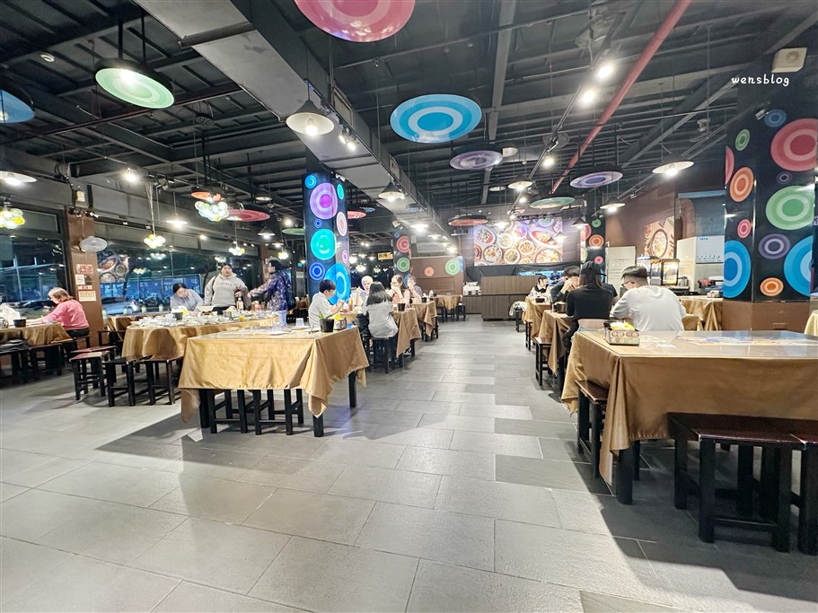 桃園中壢。嚐嚐九九中壢店，以台式熱炒為主，選擇豐富、份量又充足，提供免費白飯吃到飽 @雯雯的玩樂地圖