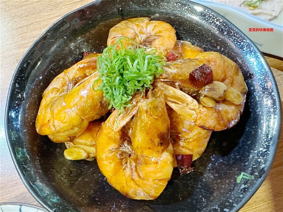 桃園中壢。坐著做居酒屋,深夜食堂下班小酌好去處,坐在榻榻米上用餐 @雯雯的玩樂地圖