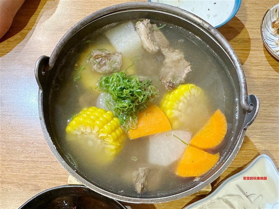 桃園中壢。坐著做居酒屋,深夜食堂下班小酌好去處,坐在榻榻米上用餐 @雯雯的玩樂地圖