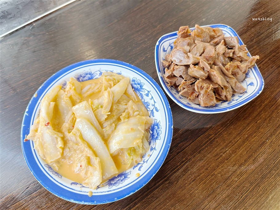 苗栗苑裡。大鼎夏荷牛肉麵館,來豪宅吃牛肉麵，還有提供免費豆花吃到飽 @雯雯的玩樂地圖