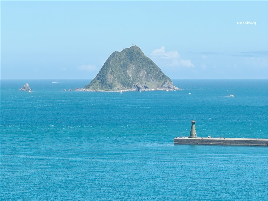 基隆中山區。白米甕砲台、基隆燈塔，享受一望無際的大海，就是這麼CHILL~ @雯雯的玩樂地圖