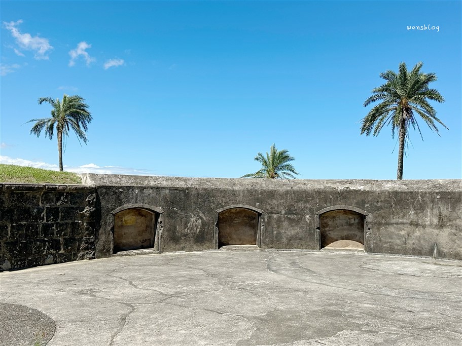 基隆中山區。白米甕砲台、基隆燈塔，享受一望無際的大海，就是這麼CHILL~ @雯雯的玩樂地圖