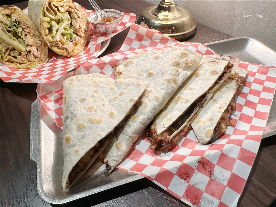 桃園中壢。布里偷,內壢新開幕~主要販賣捲餅、塔可等特色料理 @雯雯的玩樂地圖 桃園中壢。布里偷,內壢新開幕~主要販賣捲餅、塔可等特色料理 @雯雯的玩樂地圖