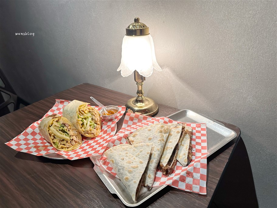 桃園中壢。布里偷,內壢新開幕~主要販賣捲餅、塔可等特色料理 @雯雯的玩樂地圖 桃園中壢。布里偷,內壢新開幕~主要販賣捲餅、塔可等特色料理 @雯雯的玩樂地圖