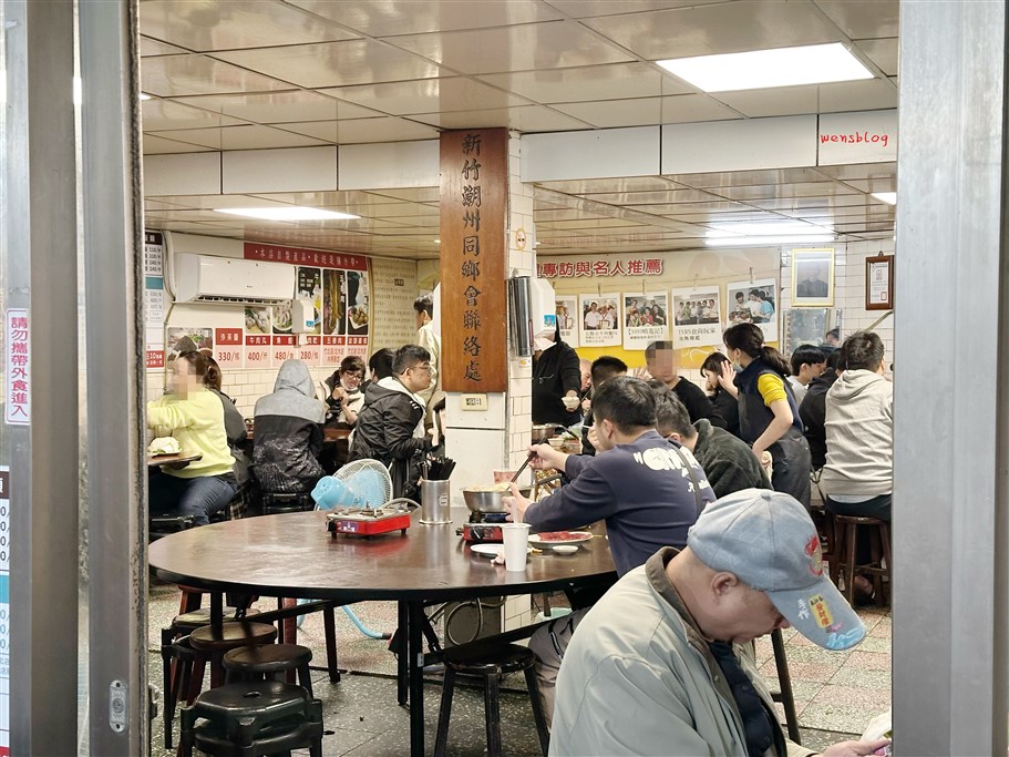 新竹北區。西市汕頭館總店，隱藏在城隍廟旁市場內的超人氣老店，主打沙茶火鍋 @雯雯的玩樂地圖