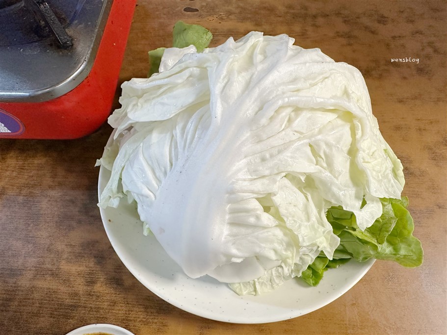 新竹北區。西市汕頭館總店，隱藏在城隍廟旁市場內的超人氣老店，主打沙茶火鍋 @雯雯的玩樂地圖