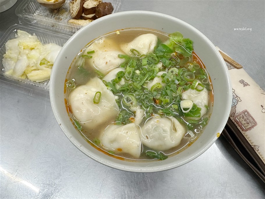 桃園中壢。中壢牛肉麵，營業到凌晨宵夜好去處，還可以免費加湯、加麵 @雯雯的玩樂地圖