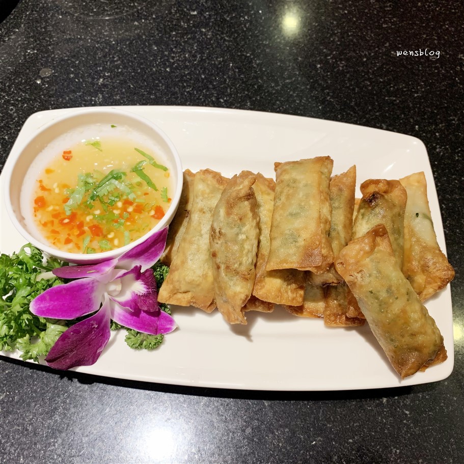 桃園平鎮。七彩雲南金陵門市，多樣化選擇，不管是2人或是小家庭來用餐都很適合 @雯雯的玩樂地圖