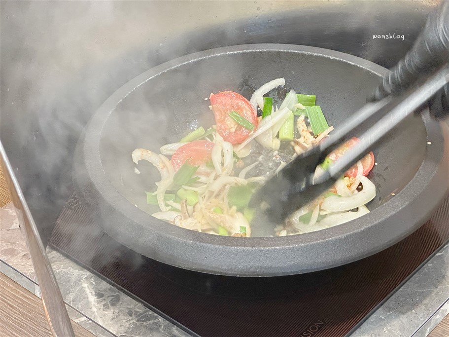 桃園中壢。賣魚郎石頭火鍋，青埔特區新開幕，以海鮮為核心，新鮮程度沒話說 @雯雯的玩樂地圖