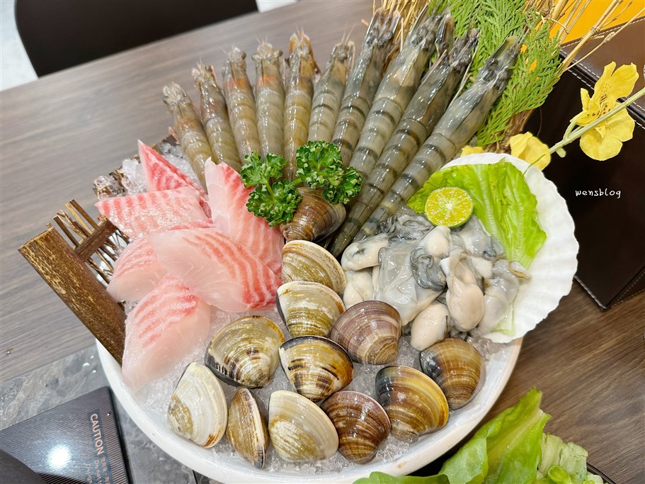 桃園中壢。賣魚郎石頭火鍋，青埔特區新開幕，以海鮮為核心，新鮮程度沒話說 @雯雯的玩樂地圖