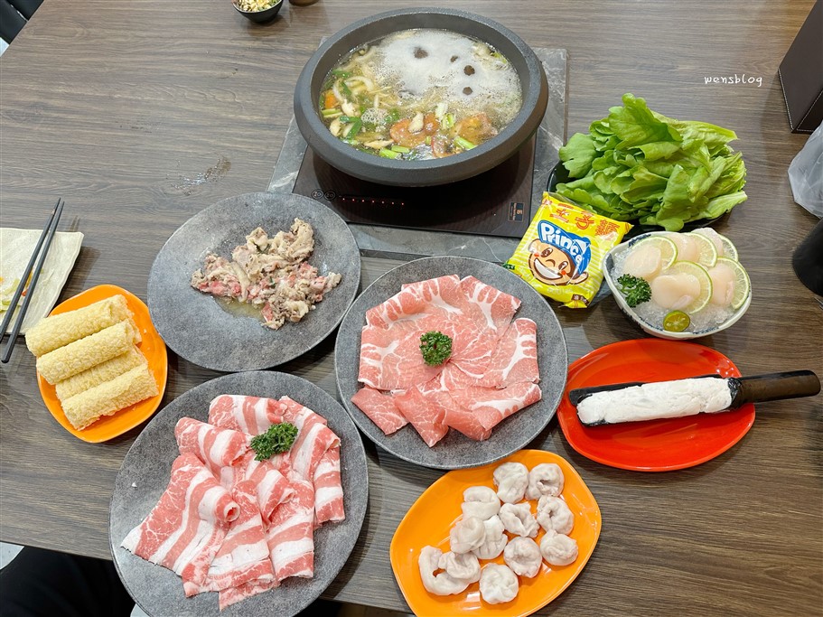 桃園中壢。賣魚郎石頭火鍋，青埔特區新開幕，以海鮮為核心，新鮮程度沒話說 @雯雯的玩樂地圖