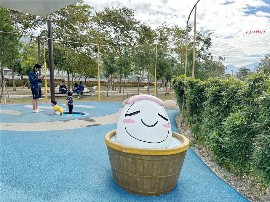 南投埔里。福興溫泉親子公園，親子同樂的好去處，還能免費泡足湯、免費租借腳踏車騎乘 @雯雯的玩樂地圖