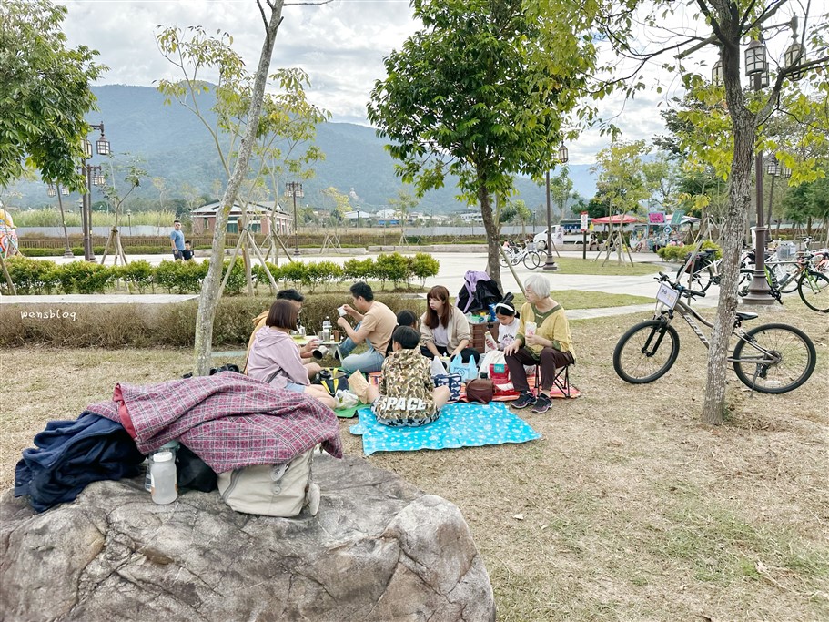 南投埔里。福興溫泉親子公園，親子同樂的好去處，還能免費泡足湯、免費租借腳踏車騎乘 @雯雯的玩樂地圖