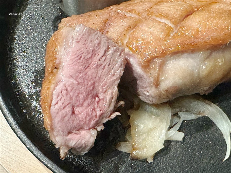 桃園中壢。慕特牛排中原店，新開幕~品質佳、肉質軟嫩多汁，薯條還可以無限續 @雯雯的玩樂地圖