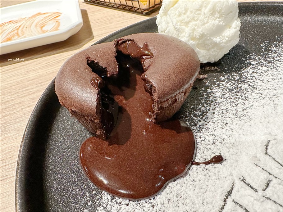 桃園中壢。慕特牛排中原店,新開幕~品質佳、肉質軟嫩多汁,薯條還可以無限續 @雯雯的玩樂地圖 桃園中壢。慕特牛排中原店,新開幕~品質佳、肉質軟嫩多汁,薯條還可以無限續 @雯雯的玩樂地圖