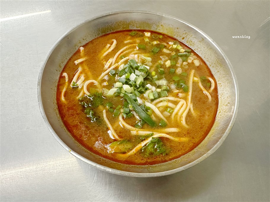 桃園中壢。永川牛肉麵，24小時營業就是狂，夜貓族與大胃王的最愛，加湯加麵不用加錢 @雯雯的玩樂地圖