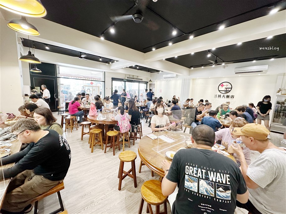 宜蘭礁溪。三民大飯店,各大媒體介紹,一桶桶滷的透亮的滷味不要錯過 @雯雯的玩樂地圖