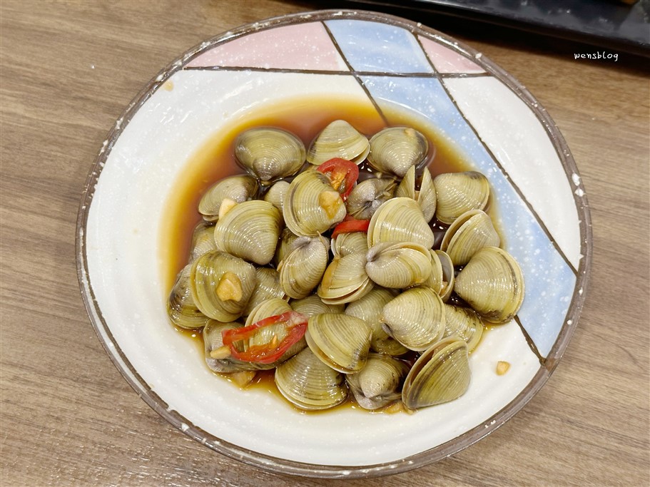 宜蘭礁溪。三民大飯店,各大媒體介紹,一桶桶滷的透亮的滷味不要錯過 @雯雯的玩樂地圖