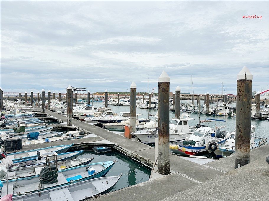 桃園大園。竹圍漁港，吃海鮮、買漁獲、看飛機，還能順路喝個下午茶 @雯雯的玩樂地圖