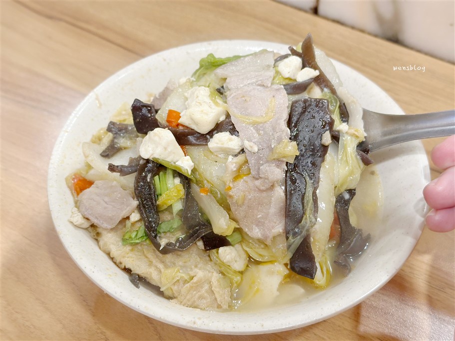 嘉義東區。林聰明沙鍋魚頭光華店，傳承超過70年飄香的美味，喝不過癮還能免費加湯 @雯雯的玩樂地圖