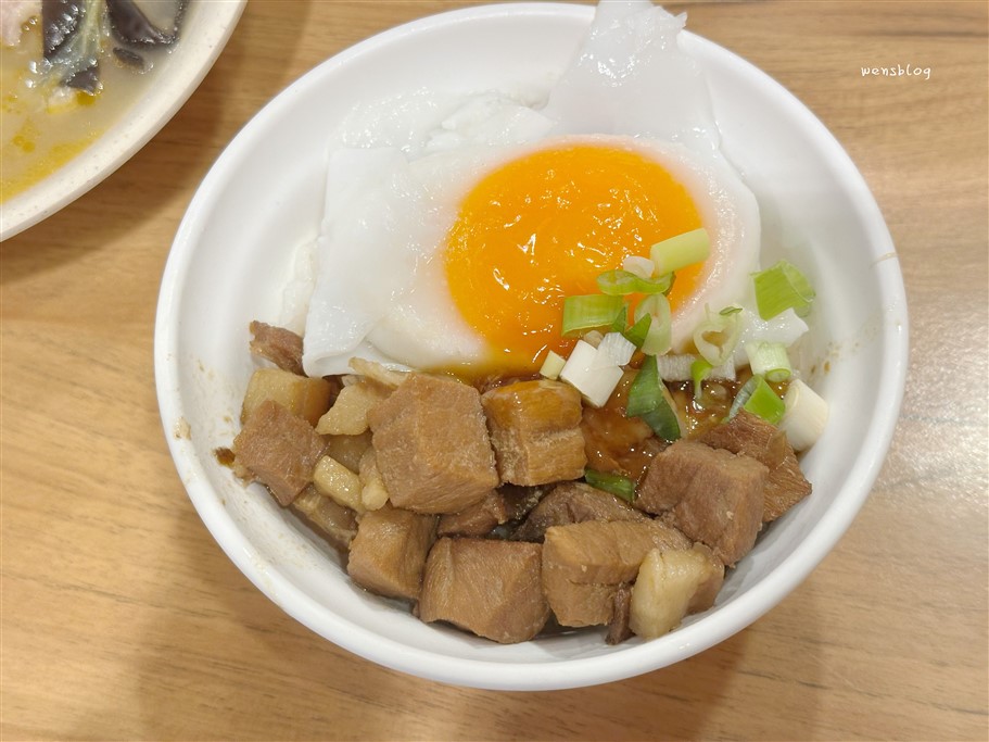 嘉義東區。林聰明沙鍋魚頭光華店，傳承超過70年飄香的美味，喝不過癮還能免費加湯 @雯雯的玩樂地圖