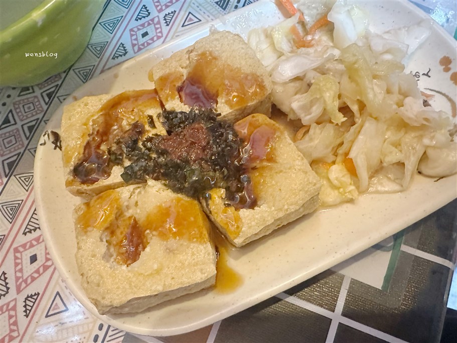 新竹尖石。高峯小吃，來宇老景觀台必吃臭豆腐點心 @雯雯的玩樂地圖