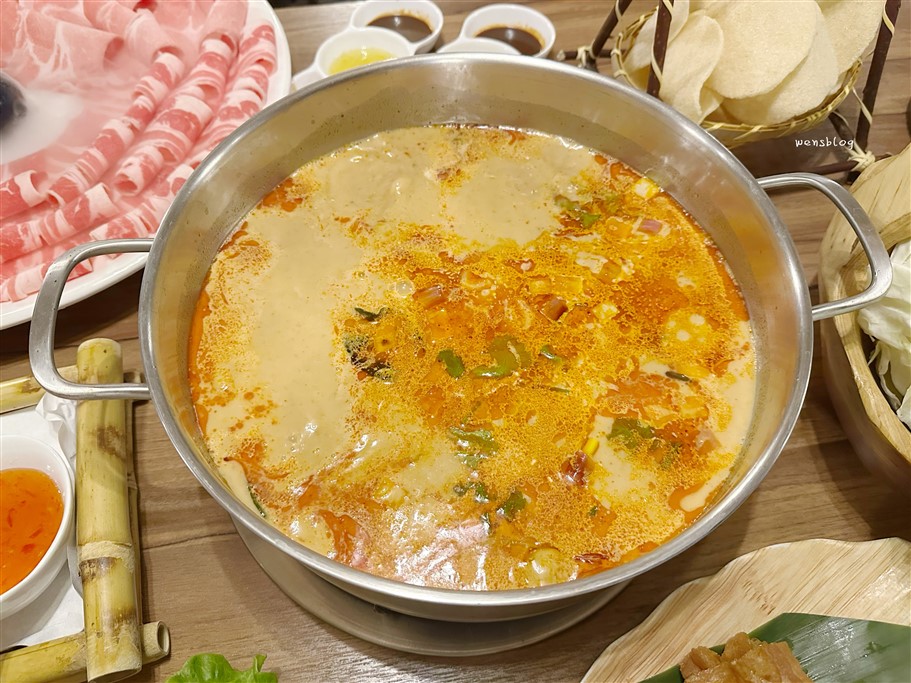 桃園。泰滾Rolling Thai 泰式火鍋,讓人彷彿置身南洋中的都市叢林 @雯雯的玩樂地圖