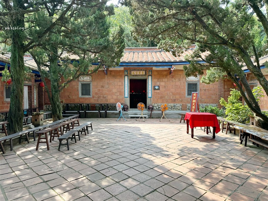 苗栗苑裡。東里家風百年古厝，民宿・割稻飯・古裝體驗・古早味大餅 @雯雯的玩樂地圖