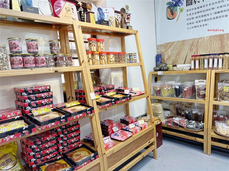 苗栗苑裡。東里家風百年古厝，民宿・割稻飯・古裝體驗・古早味大餅 @雯雯的玩樂地圖