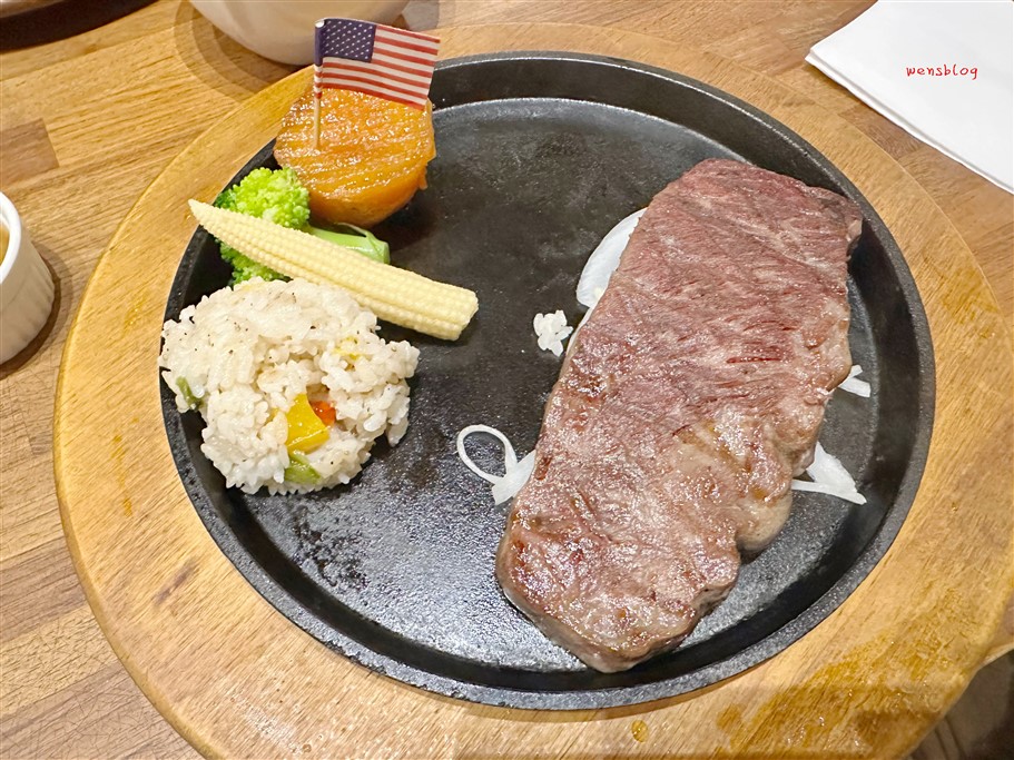 桃園。史堤克牛排桃園國際店，高質感裝潢中用餐，享受自助吧無限供應，薯條可以無限續 @雯雯的玩樂地圖