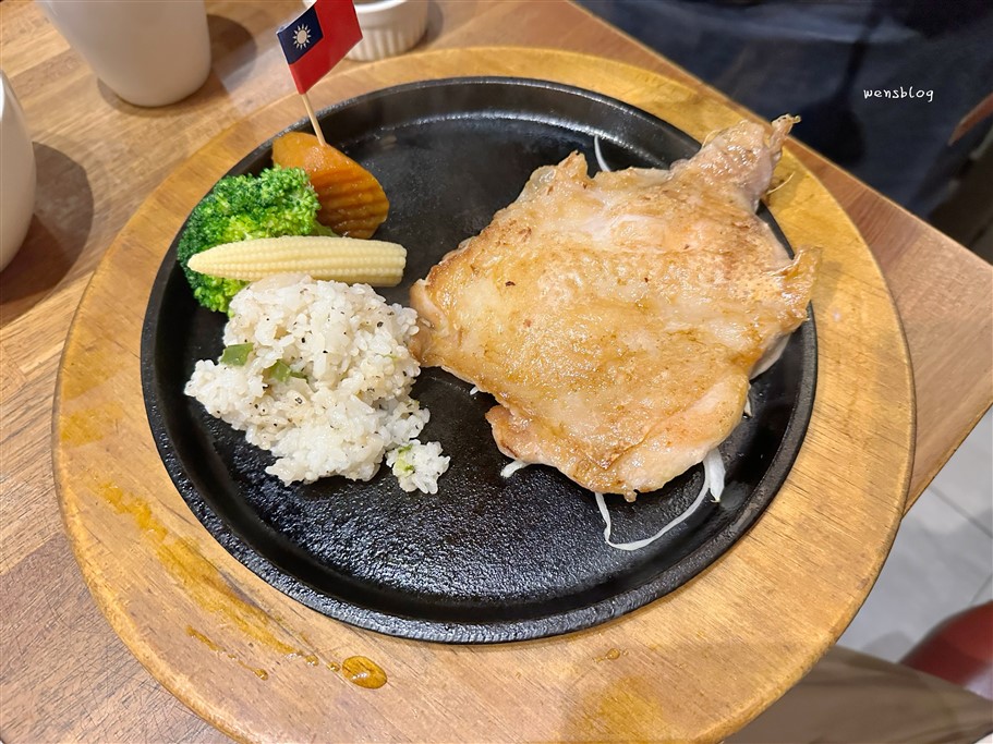 桃園。史堤克牛排桃園國際店，高質感裝潢中用餐，享受自助吧無限供應，薯條可以無限續 @雯雯的玩樂地圖