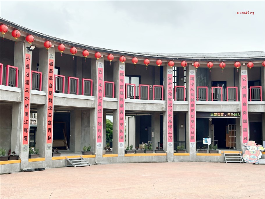 宜蘭五結。二結王公廟，融合日式建築元素的特色廟宇，還有必拍高達6米金光閃閃招財寶樹 @雯雯的玩樂地圖