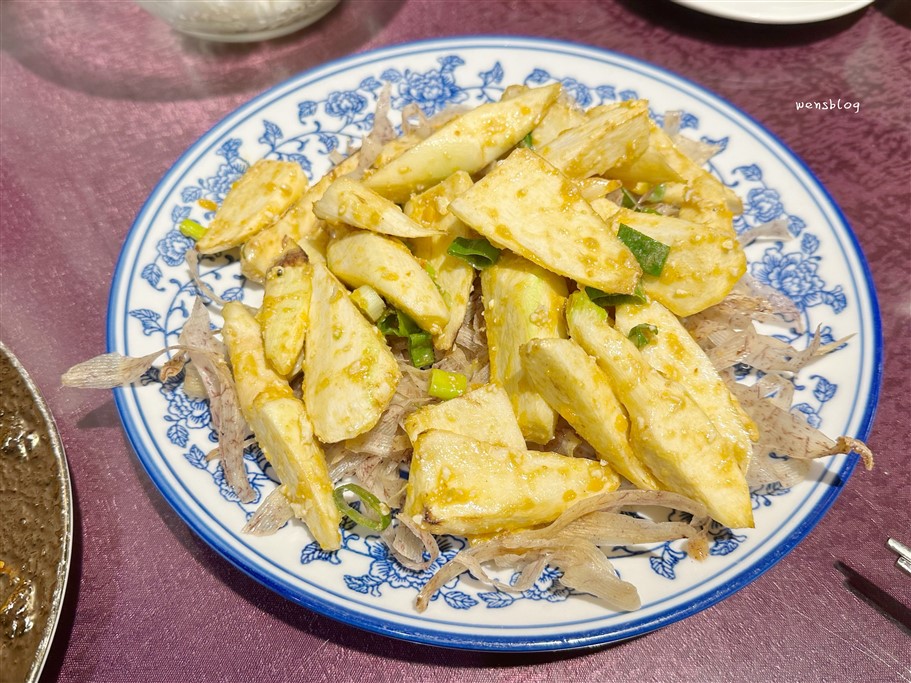 桃園中壢。好漢莊甕子雞，提供多樣化菜色選擇，非常適合家庭聚餐、朋友聚會 @雯雯的玩樂地圖