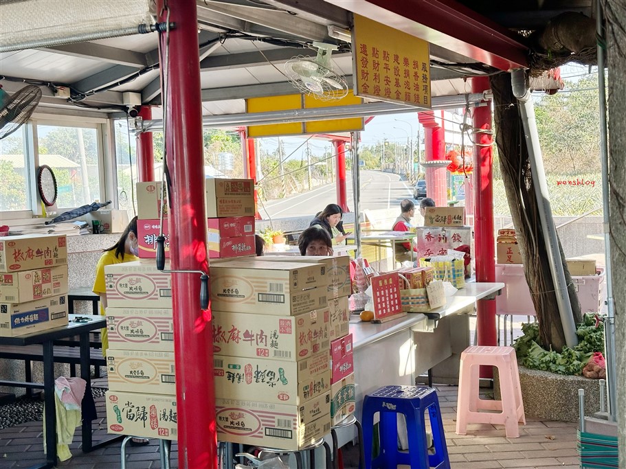 彰化芬園。福榕宮，隱藏在百年榕樹下的泡麵土地公，吃泡麵、求財、求平安 @雯雯的玩樂地圖
