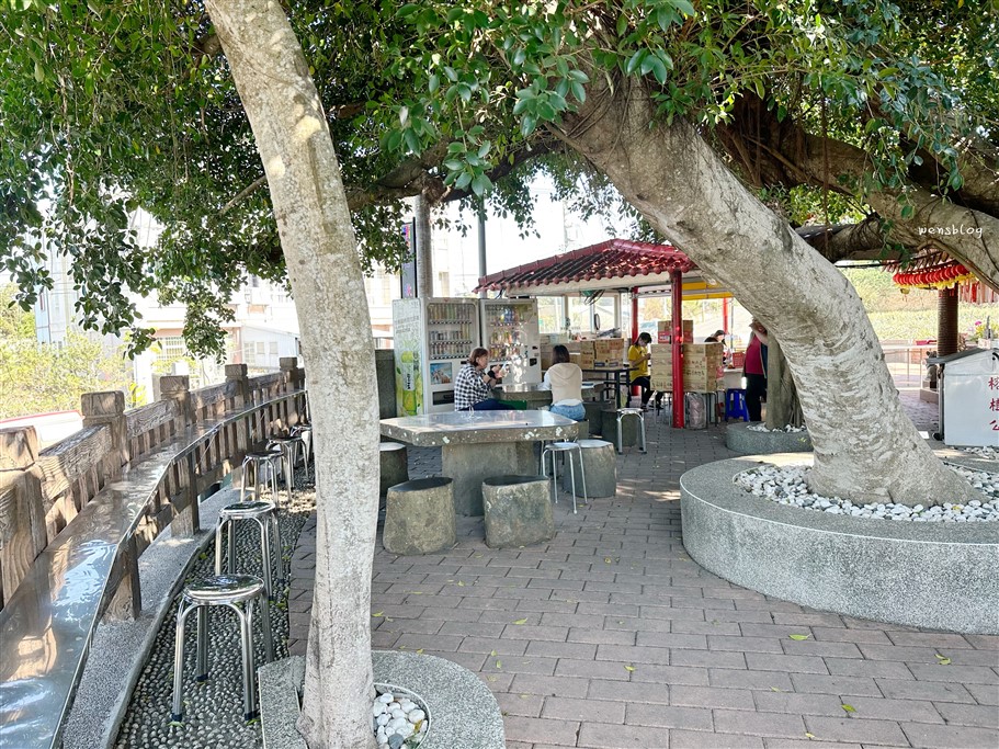 彰化芬園。福榕宮，隱藏在百年榕樹下的泡麵土地公，吃泡麵、求財、求平安 @雯雯的玩樂地圖