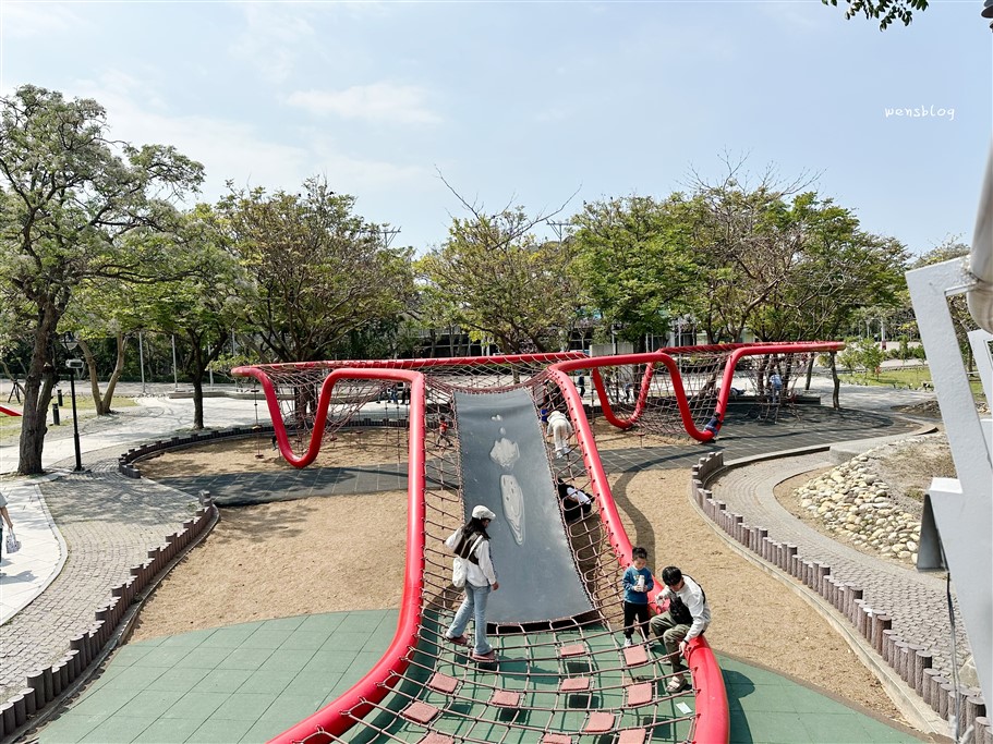 台中清水。鰲峰山運動公園、清水鬼洞，台中最好玩、放電的公園 @雯雯的玩樂地圖