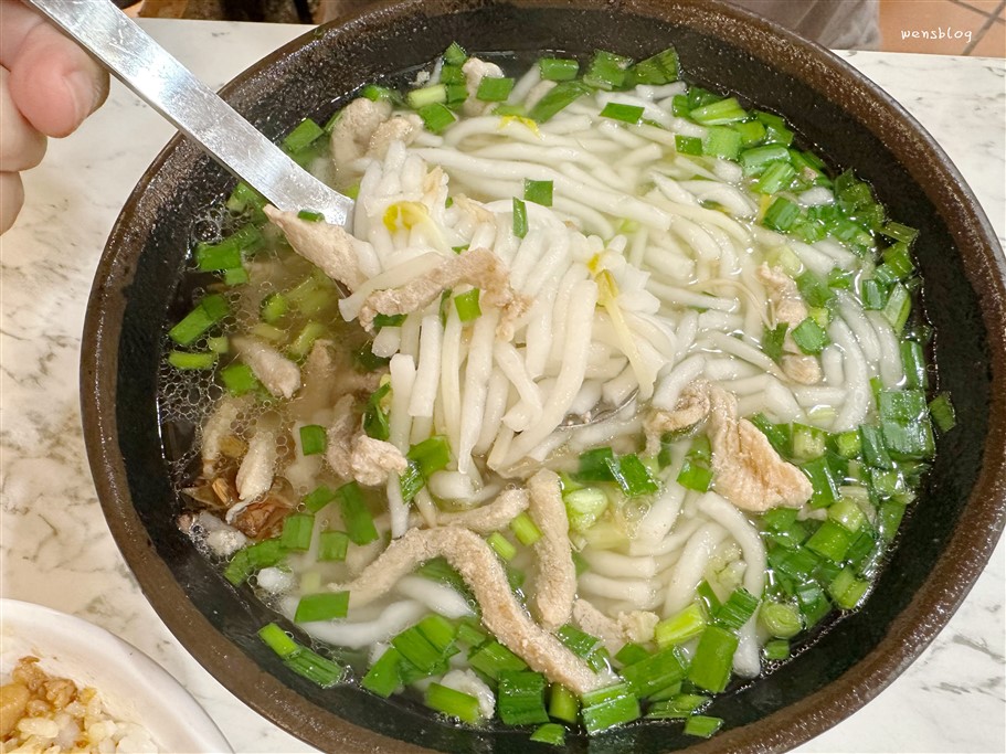 桃園中壢。懶得煮客家麵食館環北路店，客家風味家常麵食，各式小菜直接讓人陷入選擇障礙 @雯雯的玩樂地圖