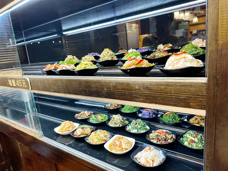 桃園中壢。懶得煮客家麵食館環北路店，客家風味家常麵食，各式小菜直接讓人陷入選擇障礙 @雯雯的玩樂地圖