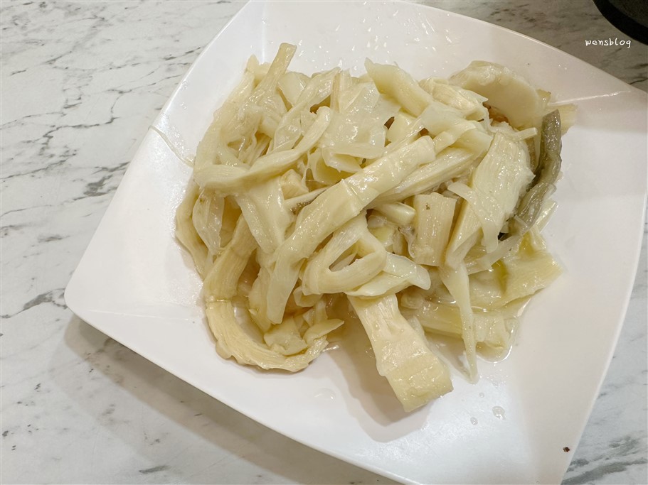 桃園中壢。懶得煮客家麵食館環北路店，客家風味家常麵食，各式小菜直接讓人陷入選擇障礙 @雯雯的玩樂地圖